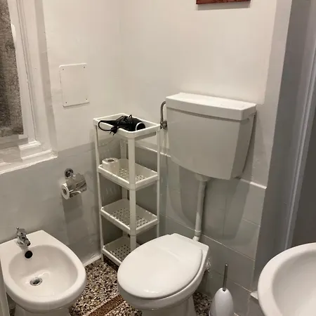 招待所 Roma 3*
