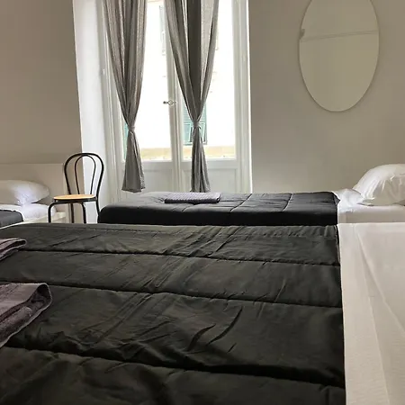 Roma 招待所