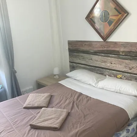 Roma 招待所 3*